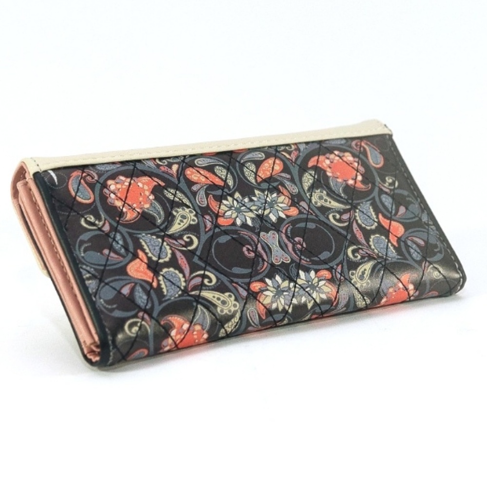 💖 2/$25 NWOT Quilted floral clutch wallet - Picture 3 of 5
